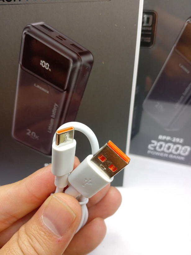 پاوربانک ریمکس ظرفیت 20000 میلی آمپر ساعت فست شارژ 22.5 وات